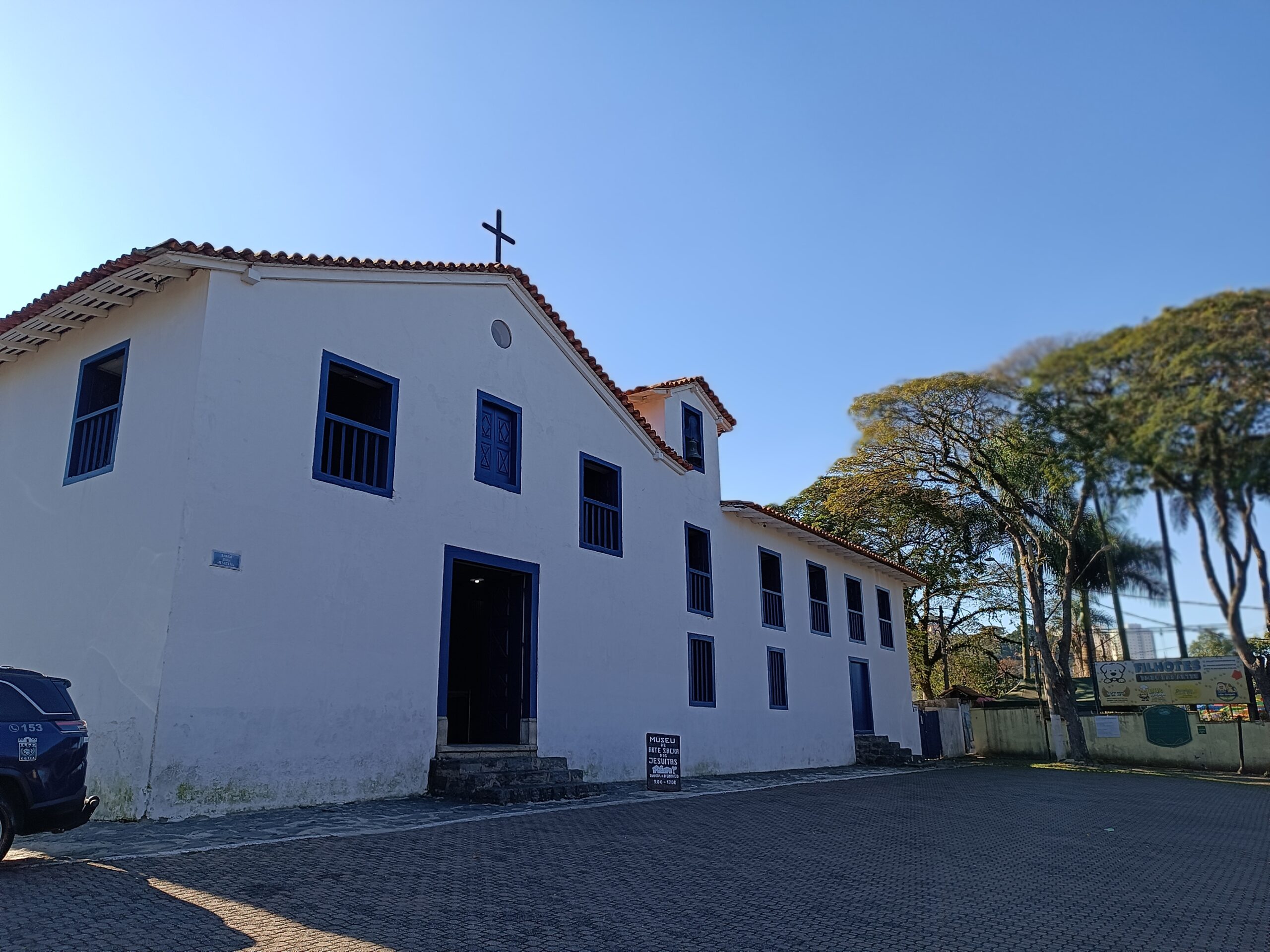 Durante a semana é comum o entorno do Museu no Largo Jesuíta esta livre.